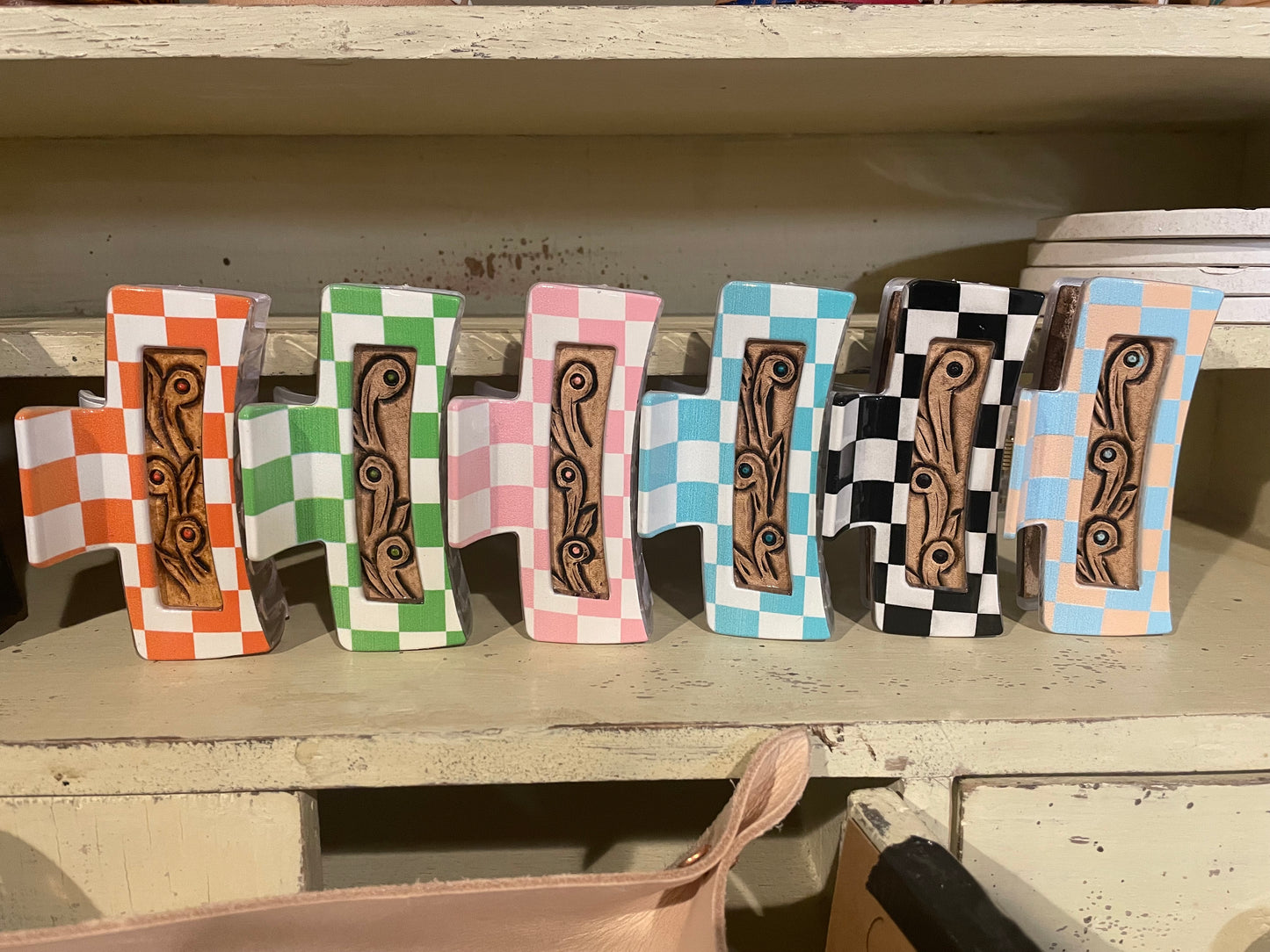 Checkered clips